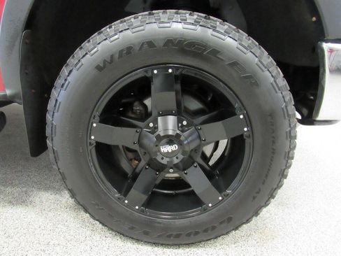 Used 2013 Ford F150 XLT w/ XLT Chrome Pkg image 13