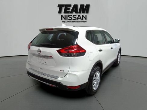 Used 2017 Nissan Rogue S AWD/4WD image 6