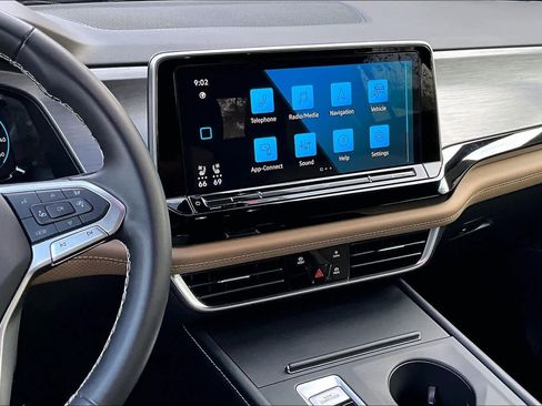 Used 2024 Volkswagen Atlas Cross Sport SE image 7