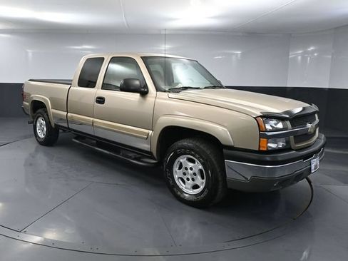 Used 2004 Chevrolet Silverado 1500 4x4 Extended Cab w/ Light Duty Power Package image 1