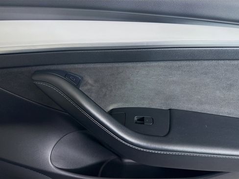 Used 2021 Tesla Model 3 Standard Range Plus image 30