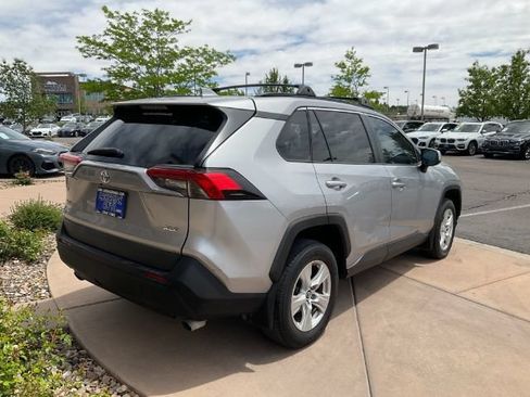 Used 2019 Toyota RAV4 XLE FWD image 9