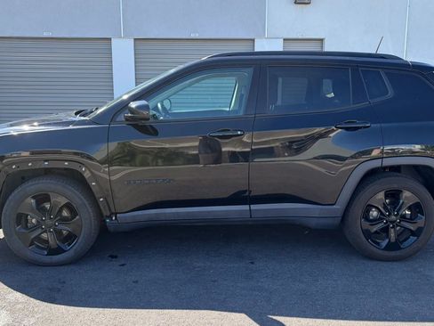 Used 2020 Jeep Compass Latitude FWD image 2