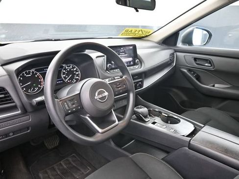 Used 2024 Nissan Rogue S FWD image 18