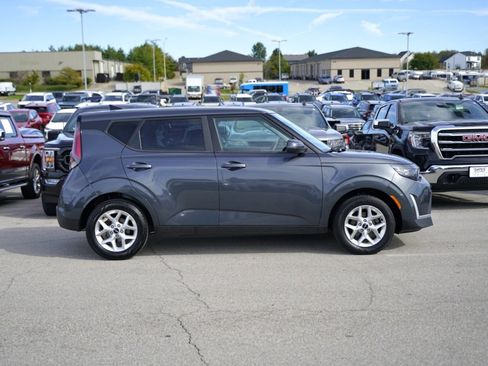 Used 2023 Kia Soul LX w/ Option Group 015 image 4