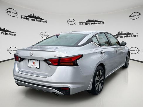 Certified 2021 Nissan Altima 2.5 SV w/ SV Premium Package image 6