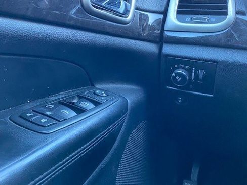 Used 2013 Jeep Grand Cherokee Laredo AWD/4WD image 19