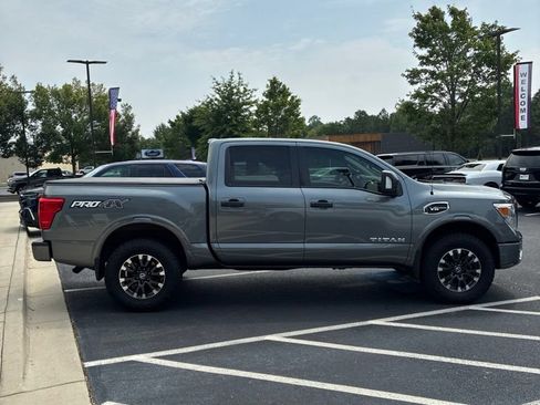 Used 2017 Nissan Titan PRO-4X AWD/4WD image 4