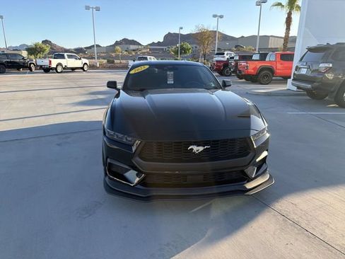 Used 2025 Ford Mustang Coupe RWD image 2