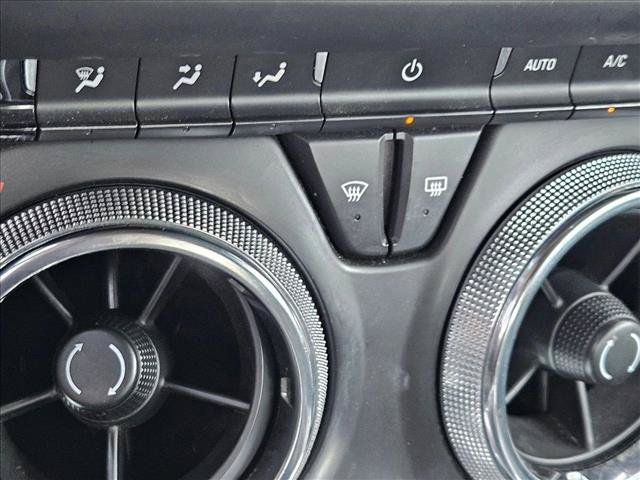Used 2020 Chevrolet Camaro LT RWD image 14