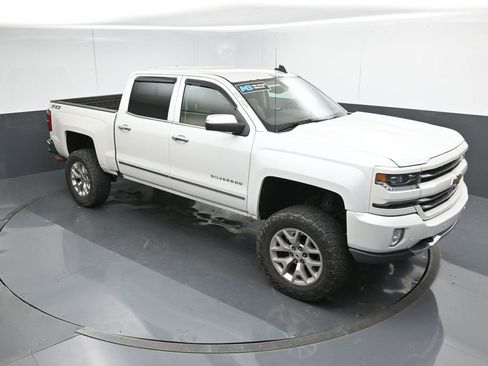 Used 2017 Chevrolet Silverado 1500 LTZ Z71 w/ LTZ Plus Package AWD/4WD image 51