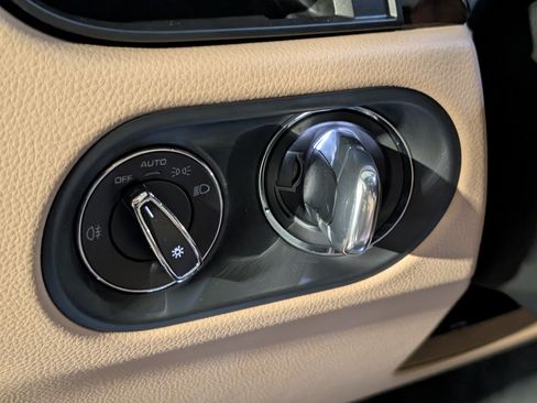 Certified 2026 Porsche Macan AWD/4WD image 23