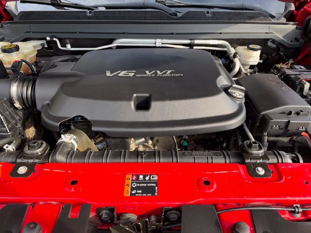 Used 2018 Chevrolet Colorado LT w/ LT Convenience Package RWD image 26