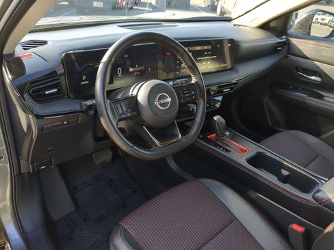 Used 2025 Nissan Kicks SR image 14