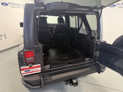 Used 2018 Jeep Wrangler Unlimited Sport AWD/4WD image 25