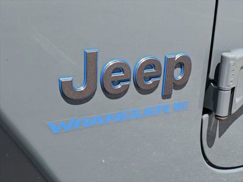 Certified 2025 Jeep Wrangler Unlimited Rubicon 4xe w/ Safety Group image 24