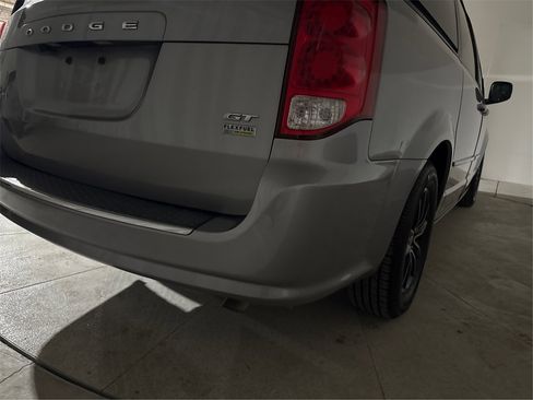 Used 2017 Dodge Grand Caravan GT image 19