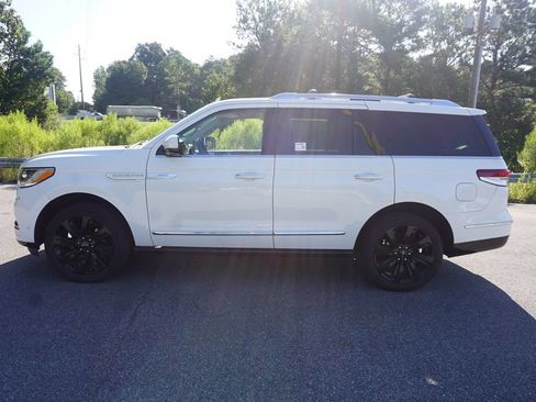 Used 2022 Lincoln Navigator Reserve AWD/4WD image 21