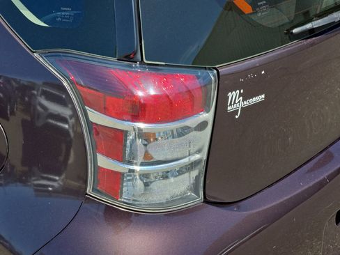 Used 2013 Scion iQ FWD image 32