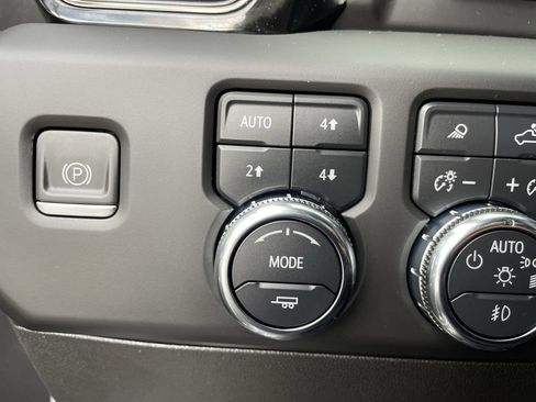 Used 2024 GMC Sierra 2500 AT4 w/ AT4 Premium Plus Package AWD/4WD image 26
