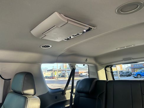 Used 2020 Chevrolet Suburban Premier image 40