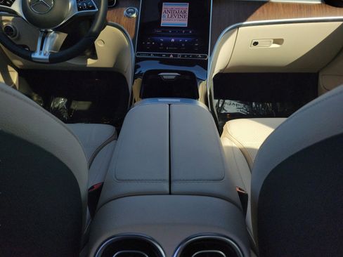 Certified 2025 Mercedes-Benz C 300 Sedan image 11