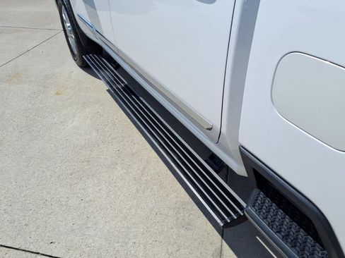 Used 2024 Chevrolet Silverado 2500 High Country w/ High Country Premium Package AWD/4WD image 11
