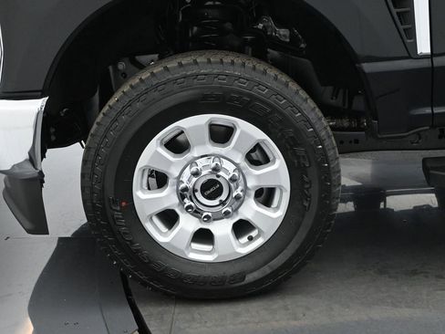 Certified 2024 Ford F250 XLT w/ FX4 Off-Road Package image 24