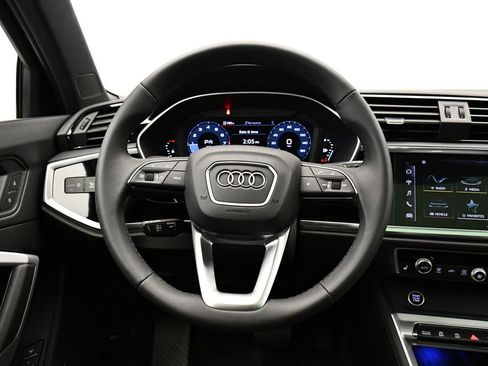 Certified 2025 Audi Q3 2.0T Premium Plus w/ Premium Plus Package image 23