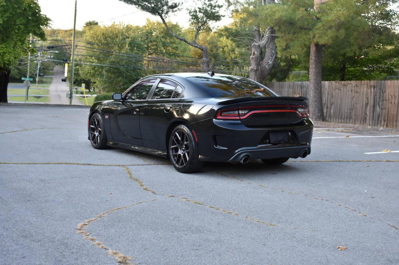 Used 2017 Dodge Charger R/T Scat Pack w/ Beats Audio Group RWD image 4