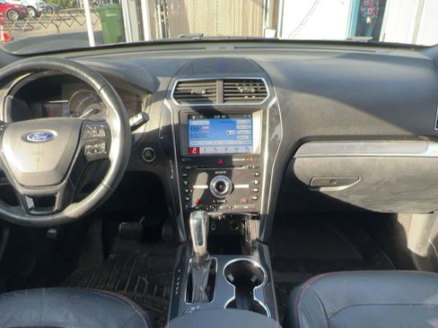 Used 2018 Ford Explorer Sport image 9