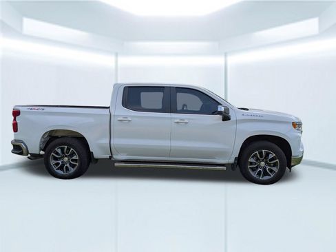 Used 2024 Chevrolet Silverado 1500 LT AWD/4WD image 2