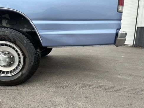 Used 1995 Ford E-350 and Econoline 350 XLT image 3