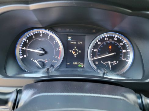 Used 2017 Toyota Highlander XLE AWD/4WD image 21