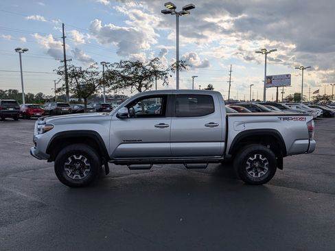 Certified 2022 Toyota Tacoma TRD Off-Road w/ Technology Package AWD/4WD image 5