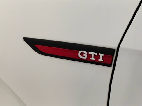 Used 2022 Volkswagen GTI SE FWD image 60
