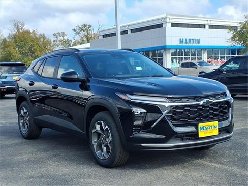 New 2026 Chevrolet Trax LT w/ Driver Confidence Package image 3