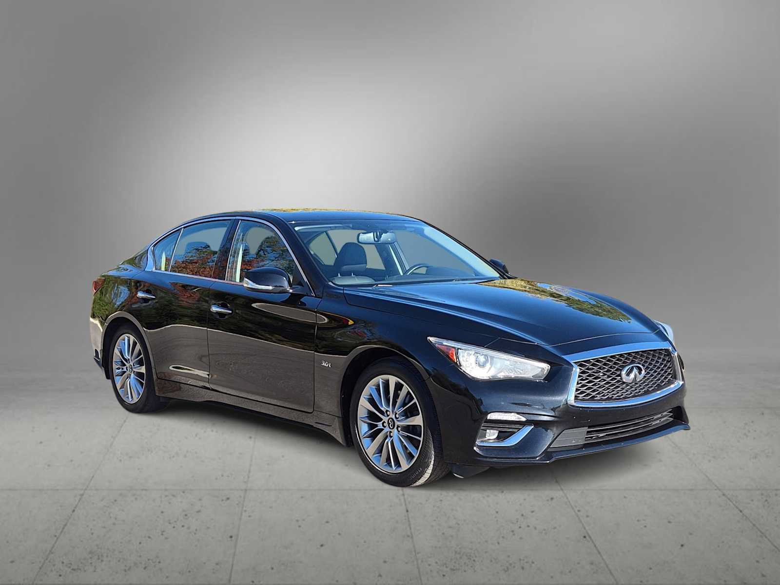 Used 2019 INFINITI Q50 Luxe w/ Essential Package (3.0T Luxe) AWD/4WD image 2