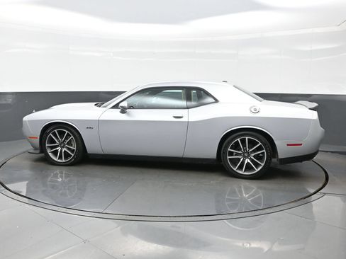 Used 2023 Dodge Challenger R/T RWD image 4