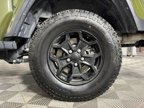 Used 2023 Jeep Gladiator Sport AWD/4WD image 43