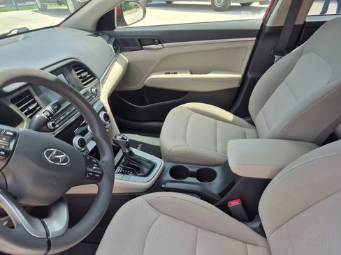 Used 2019 Hyundai Elantra SE w/ Cargo Package FWD image 14