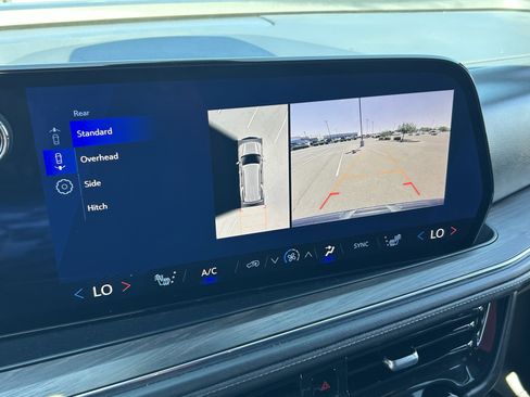 Used 2025 Chevrolet Tahoe Z71 AWD/4WD image 31
