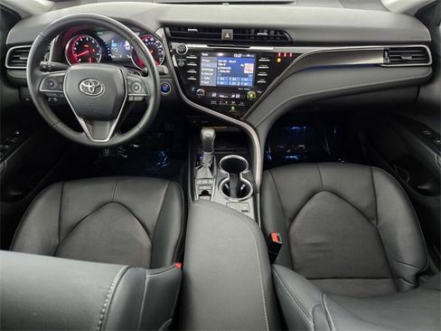 Used 2020 Toyota Camry XSE image 4
