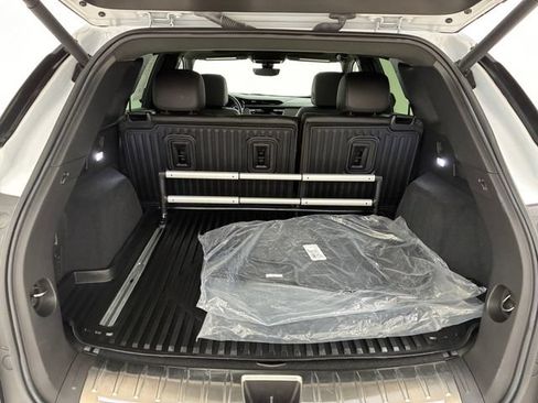 Certified 2024 Cadillac XT5 Sportv w/ Technology Package AWD/4WD image 17