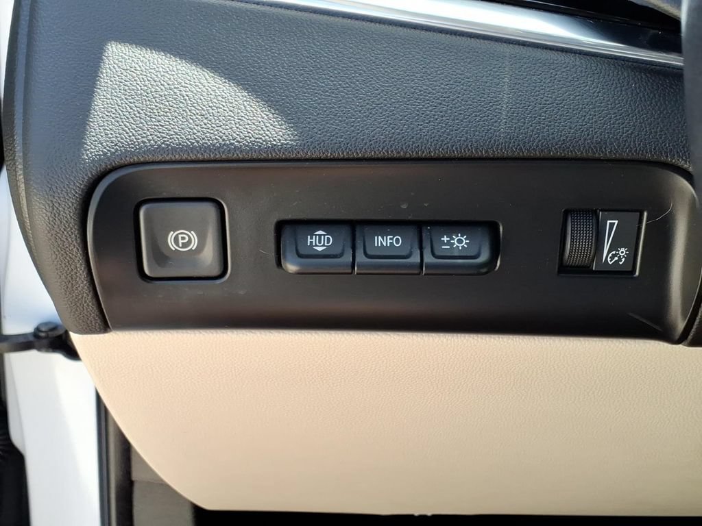 Used 2022 Buick Enclave Avenir w/ Avenir Technology Package FWD image 23