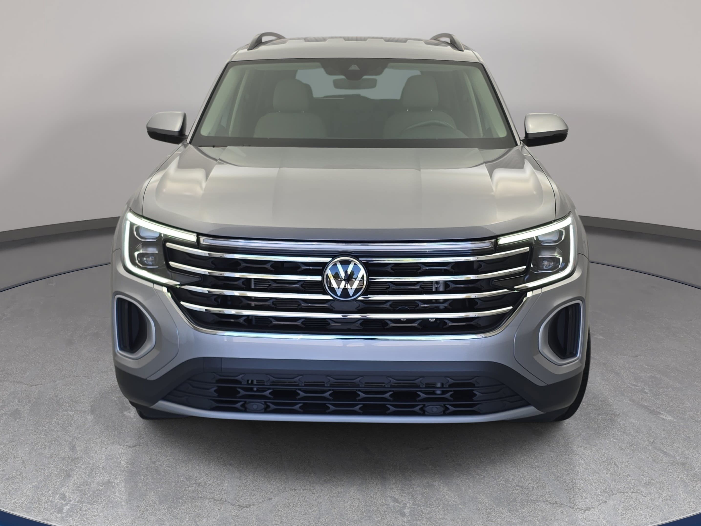 Used 2026 Volkswagen Atlas SE FWD image 2