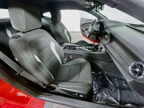 Used 2021 Chevrolet Camaro LT RWD image 12