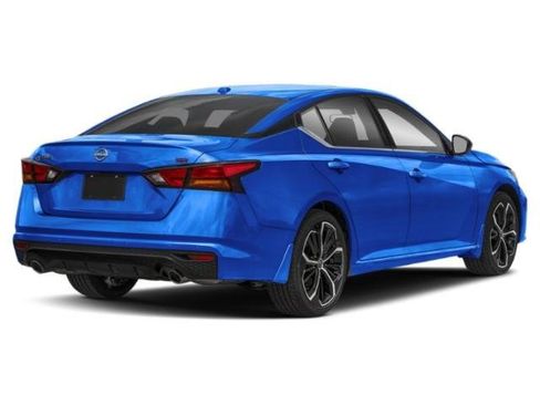 Used 2025 Nissan Altima 2.5 SR image 2