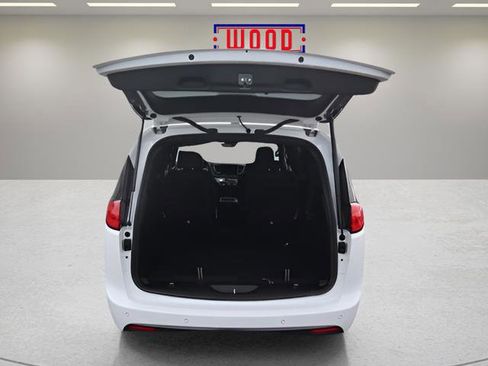 New 2026 Chrysler Voyager LX image 23