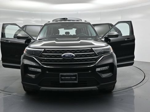 Certified 2023 Ford Explorer XLT w/ Equipment Group 202A RWD image 30